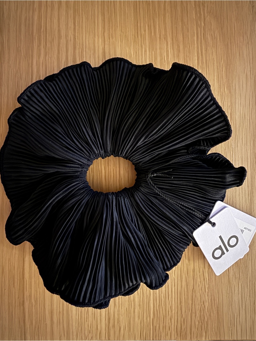 ALO Yoga Black oversized ruffle Scrunchie